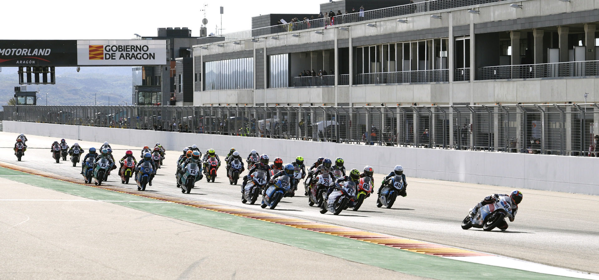 The start of a European Talent Cup race at Motorland Aragon. Photo courtesy Repsol CEV Press Office.