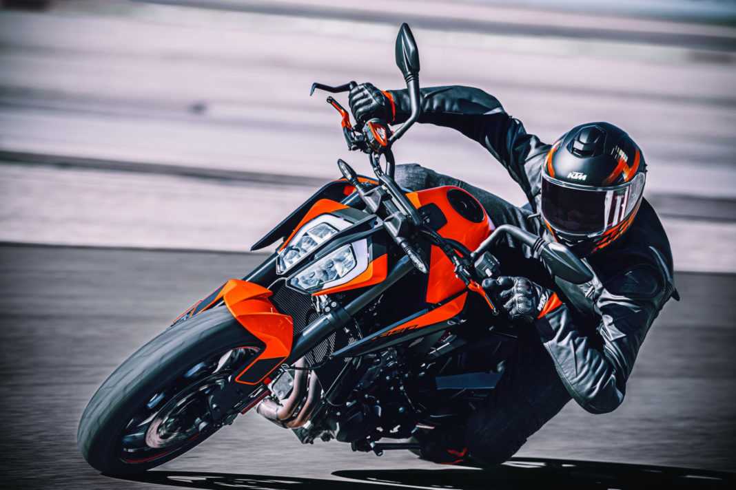 KTM Sharpens The Scalpel Duke Roadracing World Magazine Motorcycle Riding Racing