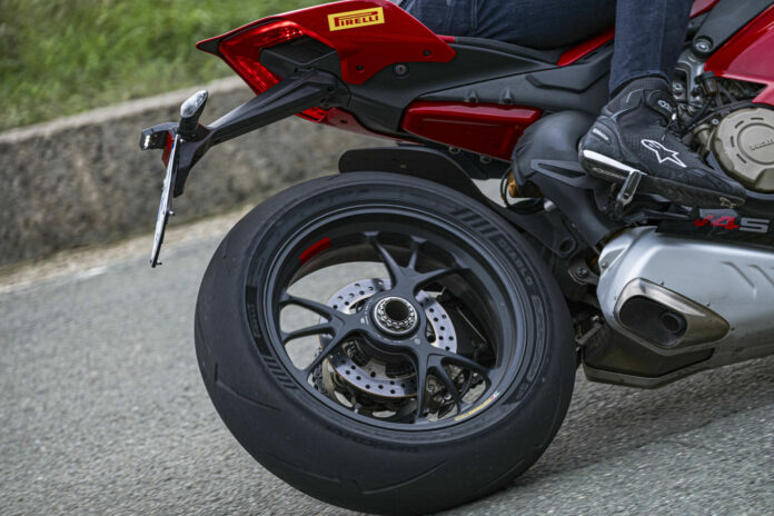 Pirelli Unveils Its New Diablo Supercorsa SC & SP Tires - Roadracing ...