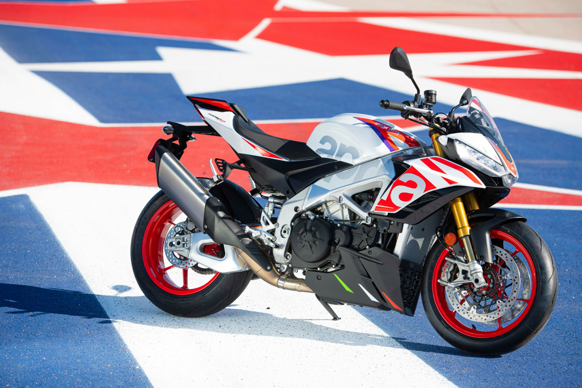 aprilia rsv4 tuono factory