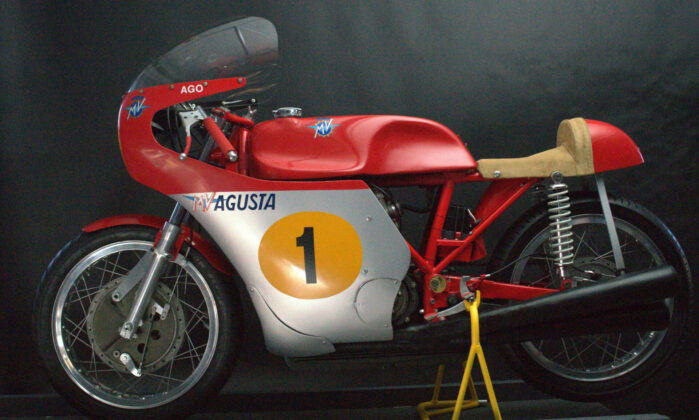 Manx GP: Roper Riding Team Obsolete's Ex-Phil Read MV Agusta 500 Triple ...