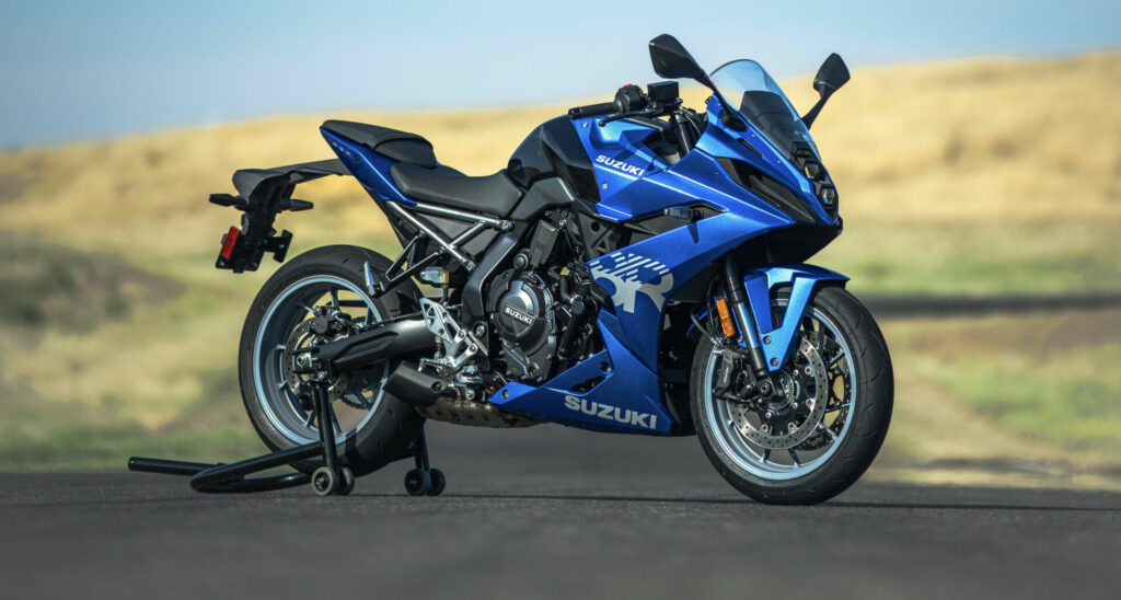 Video Suzuki Unveils GSX8R Sportbike And GSXS1000GX+ Crossover