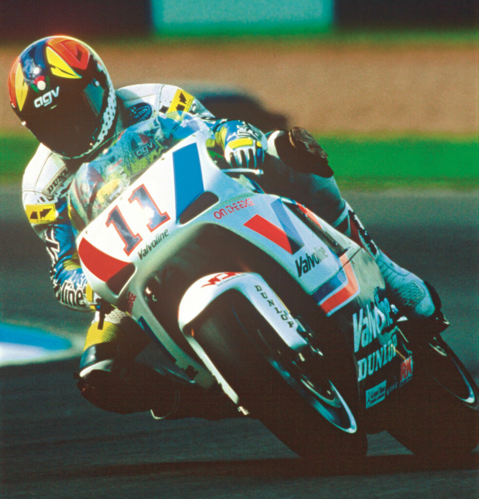 Niall Mackenzie (11) on a Yamaha YZR500 in 1993. Photo by Yves Jamotte.