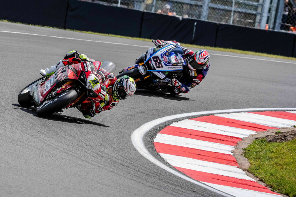 Alvaro Bautista (1) and Jonathan Rea (65). Photo courtesy Dorna.