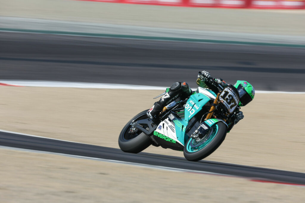 Stefano Mesa (137) at speed on his Energica Eva Ribelle RS. Photo courtesy Energica.