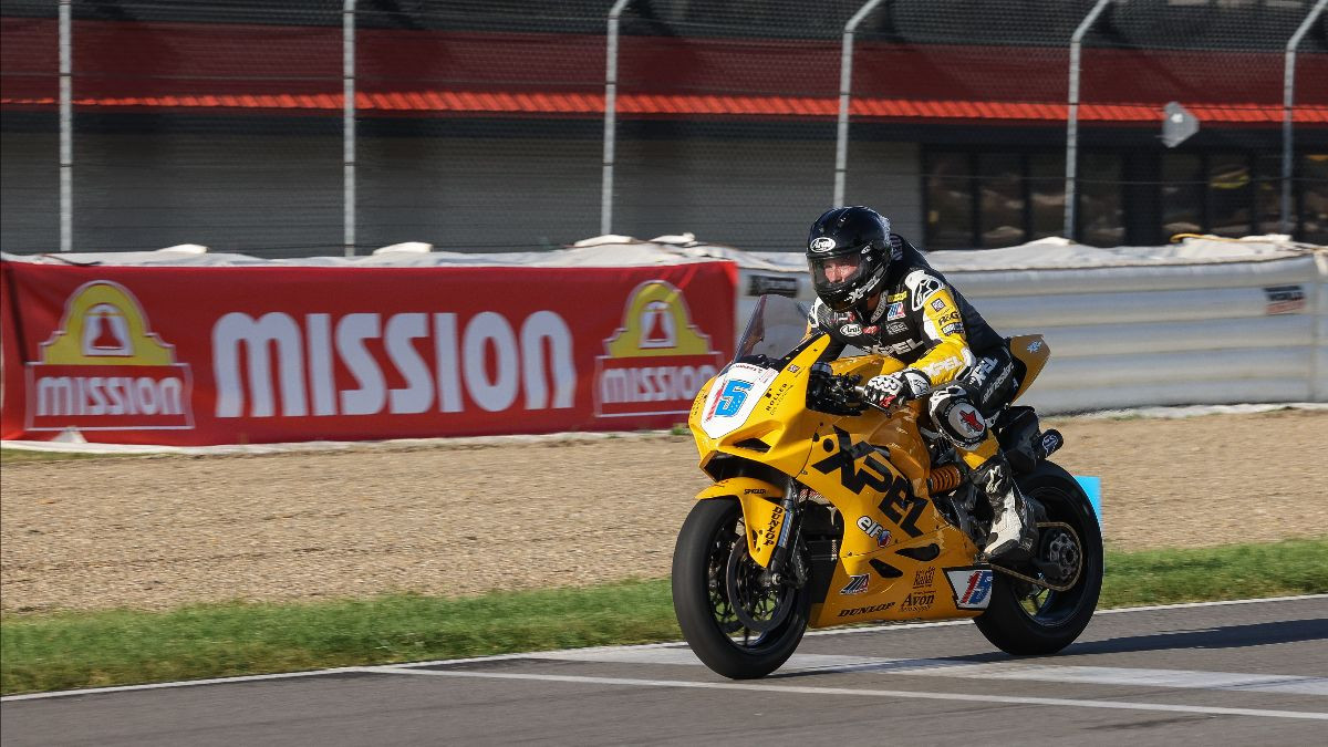 PJ Jacobsen (15) made the right tire choice to win the first of two Supersport races at Mid-Ohio Sports Car Course on Saturday. Photo by Brian J. Nelson.