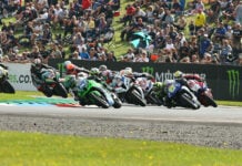 Jason O'Halloran (22) leads the field early in British Superbike Race One at Thruxton. Photo courtesy MSVR.