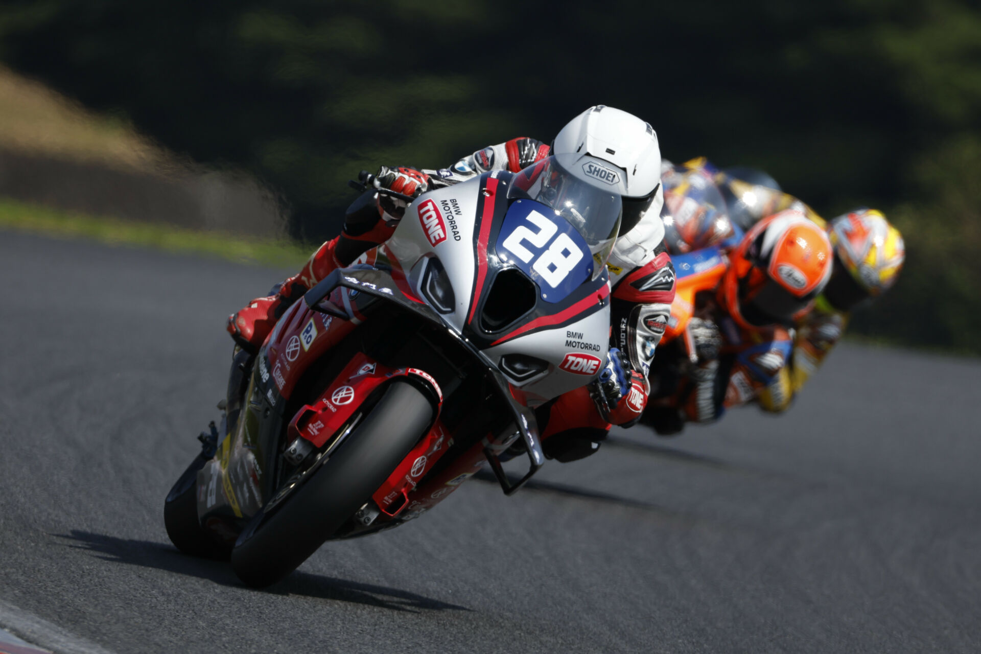 ST1000 racer Ainosuke Yoshida (28) at Autopolis. Photo courtesy TONE RT SYNCEDGE 4413 BMW.