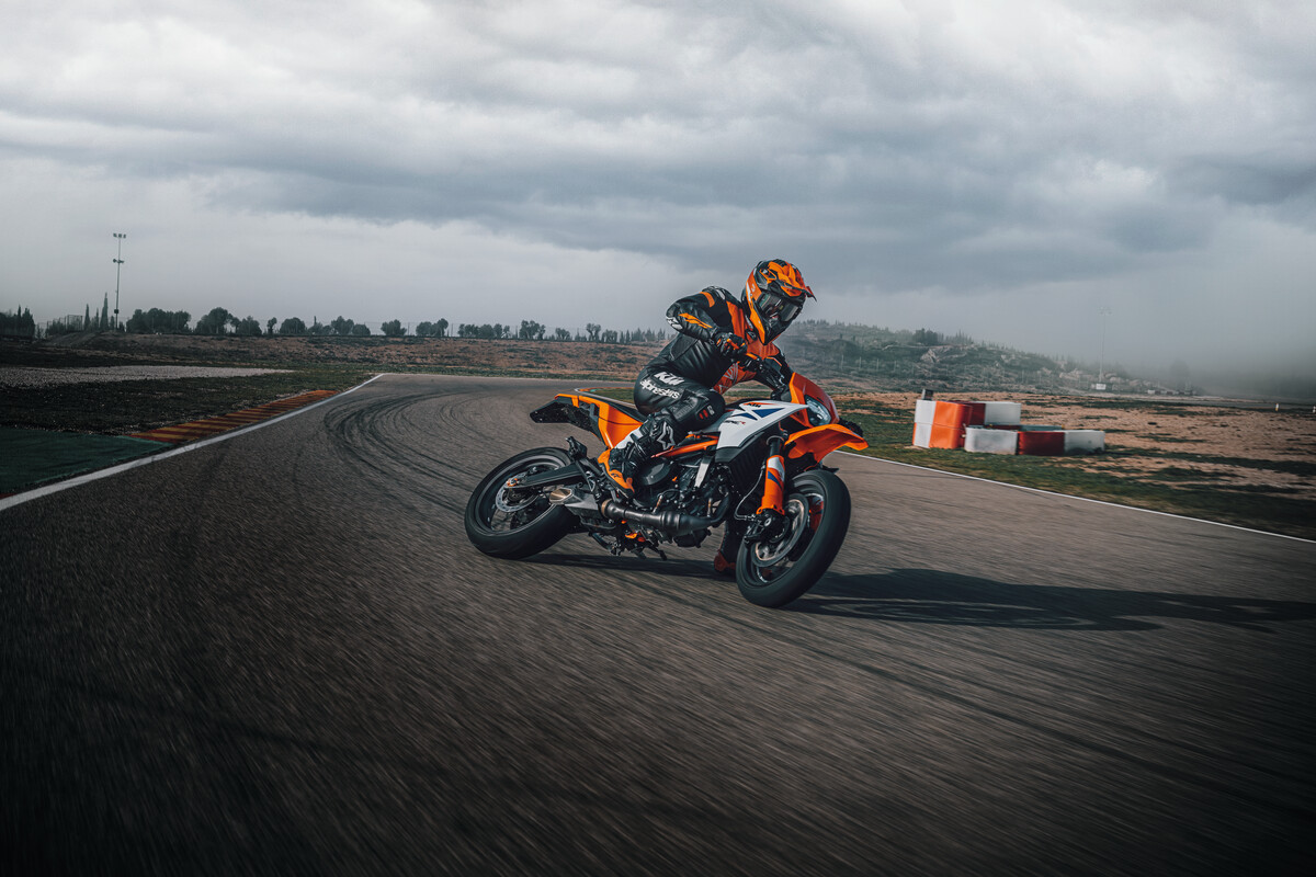 Introducing The 2025 KTM 390 SMCR To The Supermoto Segment